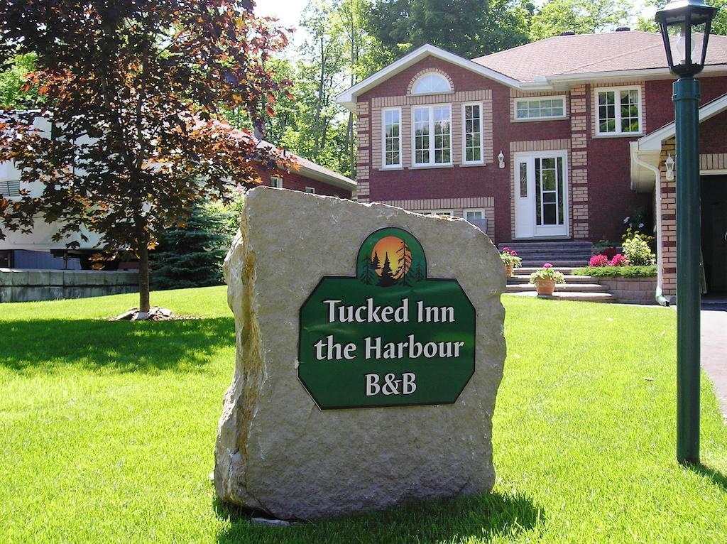 Tucked Inn The Harbour B&B Victoria Harbour Exterior foto